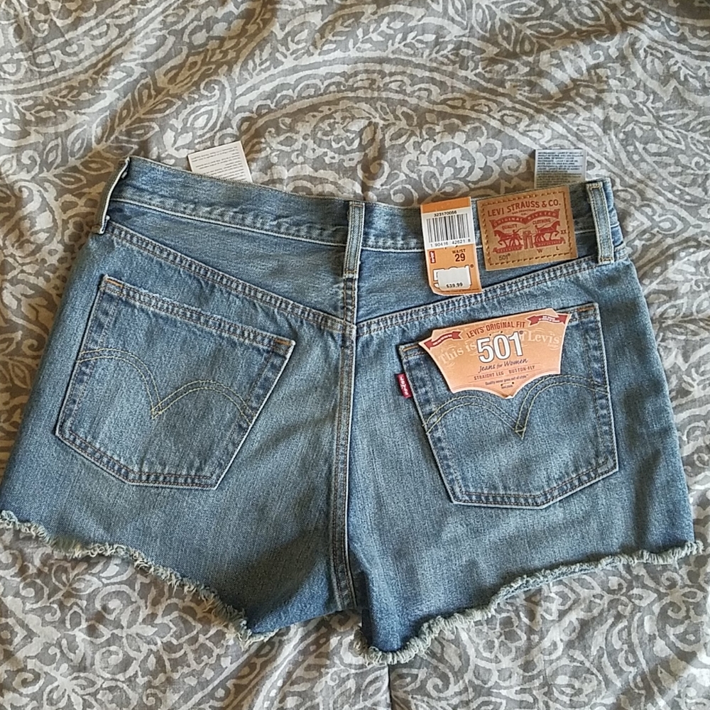 NWT Levi shorts